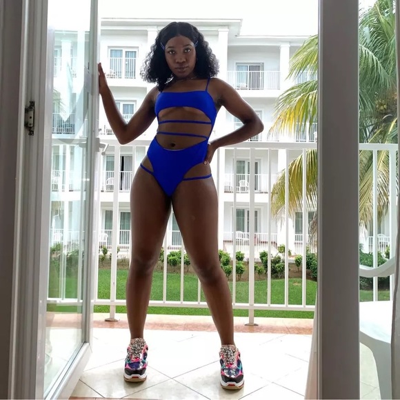 REBECCA Monokini - Picture 8 of 8